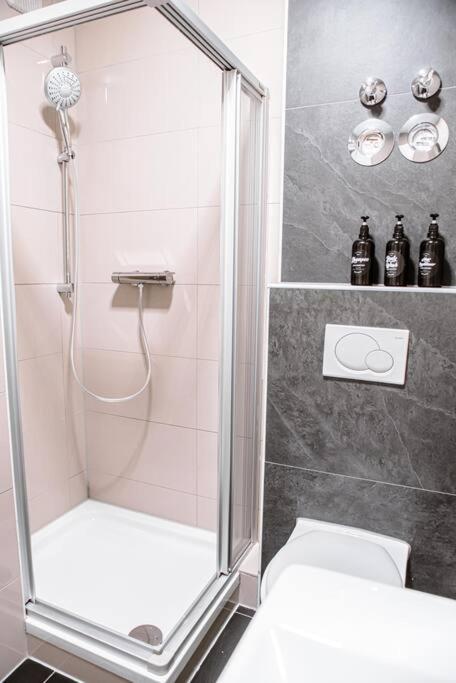 Wiesbaden - Apartment Im Nerotal Esterno foto